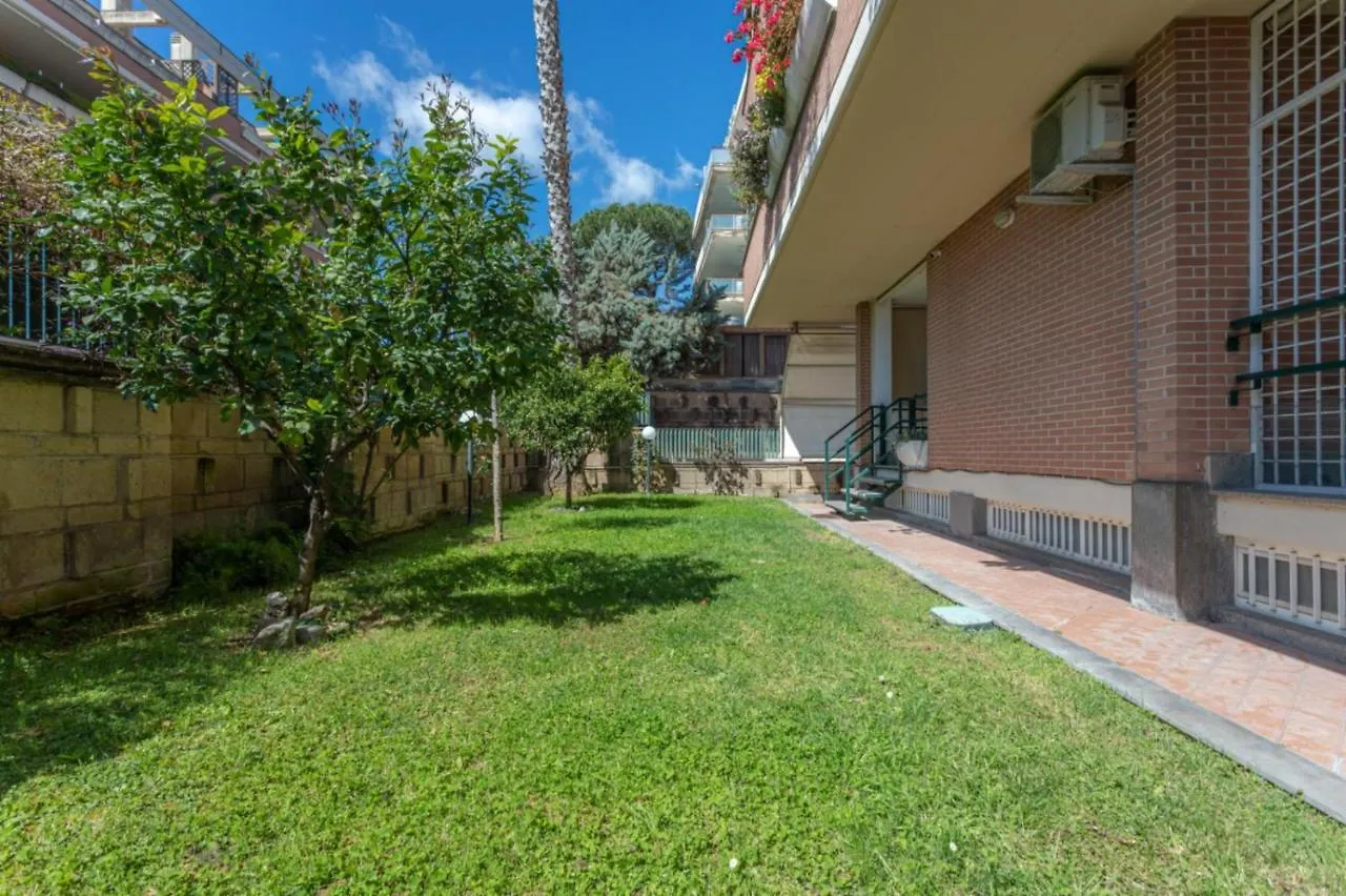 Elfaro Kitty - Stylish Apartment Close To S. Peter contacts